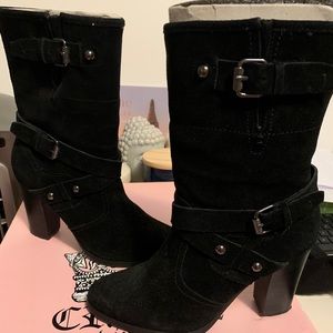 Crown Vintage suede boots